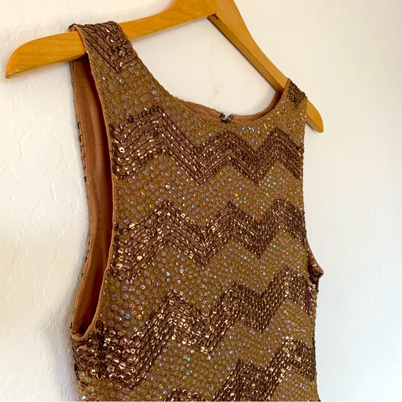 Alice & Olivia Zigzag Sequin Shift Party Dress. Size: 2. Great condition overall - Picture 15 of 16
